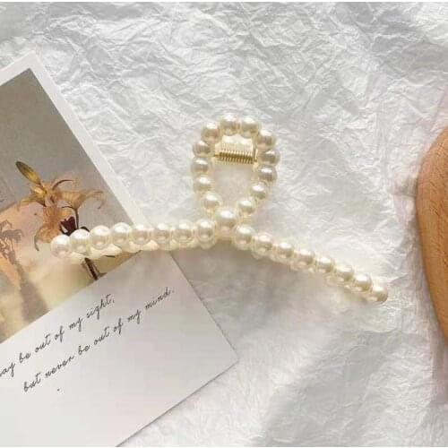 2021 New Hyperbole Big Pearls Acrylic Hair Claw Clips Big Size Makeup Hair Styling Barrettes for Women Hair Accessories