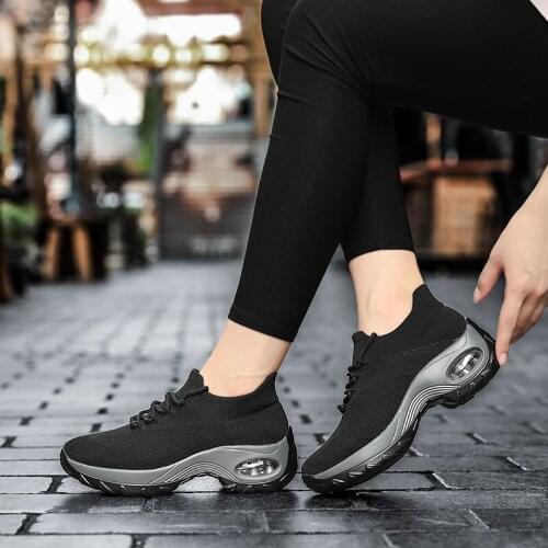 New 2020 Summer Women Vulcanized Sneakers Fashion Breathable Mesh Casual Shoes Platform Sneakers For Women Black Sock Sneakers
