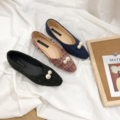 Explosion style retro fashion wild light beaded design elegant charm ladies flat shoes square toe spring autumn essential W38-91