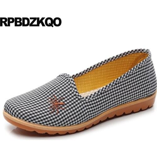 Chinese ladies slip on spring autumn plaid cloth black comfortable large size red women round toe 2019 flats cheap shoes china