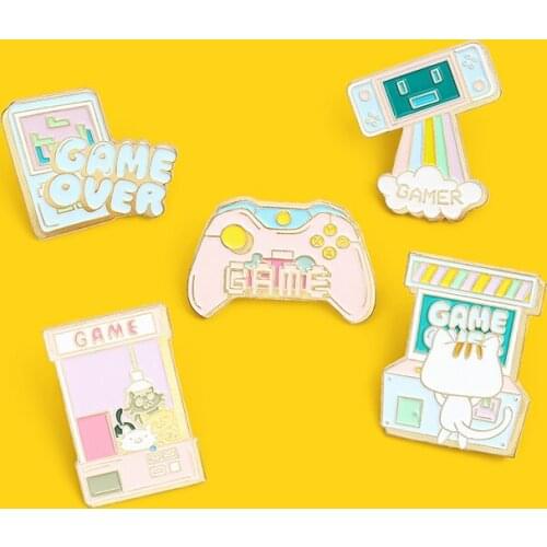 CAME OVER enamel Pins Badge Pink girly heart The cat who loves to play games Brooch bag Lapel Pin jewelry A gift for game lovers