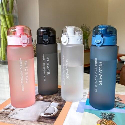 Hot Sales Sports Water Bottle 780ML Outdoor Travel Hiking Portable Leakproof Drinkware Plastic Water Bottle With Rop