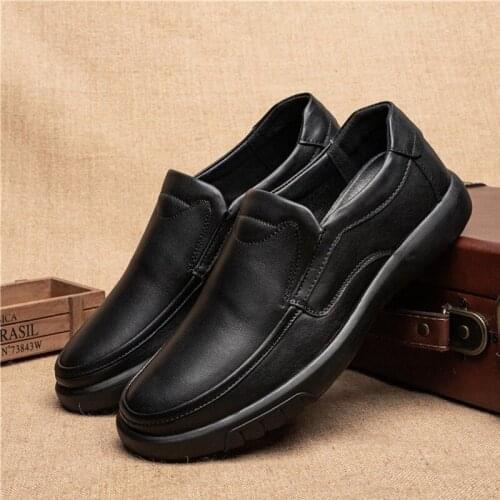 Autumn New Mens Casual Leather Shoes Breathable Soft Bottom Non-Slip Loafer Shoes Breathable Black Stitching Business Shoes