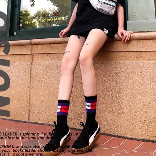 Wholesale New Original Harajuku Letters Man Sports Exquisite Skateboard Hip Hop Casual INS Street Woman Fashion Crew Tube Socks