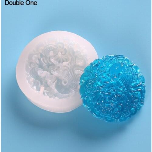 Round Jade Pendant with Pattern Silicone Mold Resin Craft DIY Mould Tools for Jewelry Pendant Charm Necklace Making Decorating