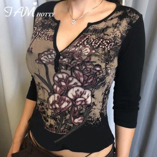 Vintage Floral Printed V-neck T-shirt Women Aesthetic Patchwork Long Sleeve Cropped Top Tee Spring Autumn Pullover New Iamhotty