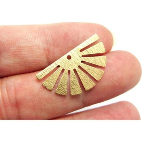 Brass pendant 25x14mm Textured brass Fan charms Sun pendant Earrings findings -20pcs R1050