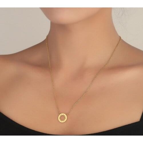 Punk Cut Out Sunburst Pendant Necklaces Mini Hollow Coin Sun Choker Trendy Colliar Jewelry