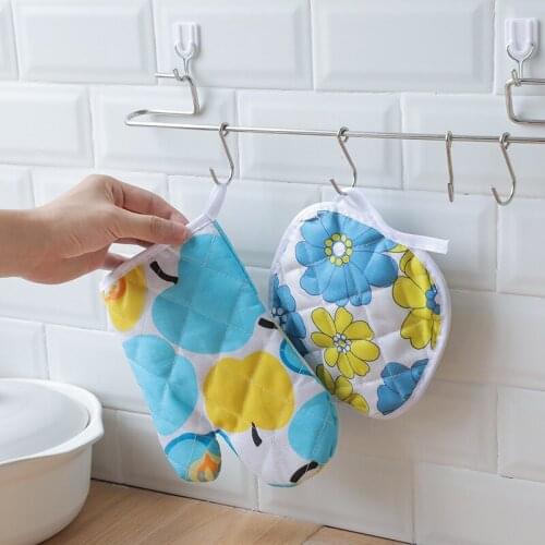 Cute Potholders Oven Mitts Microwave Baking Gloves Flower Pattern Insulation Gloves and Mat Polyester Kitchen Gloves for Cooking