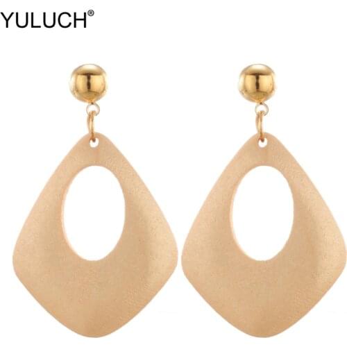 YULUCH 2019 New Design Golden Clip Wooden Hollow Stud Earings Handmade Dangle Hanging Fashion Pendant Earrings For Women Jewelry