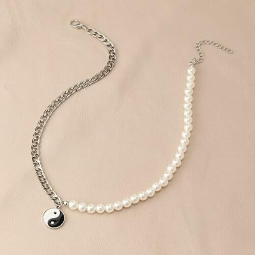Yin and Yang Tai Chi Pendant Necklace for Women Imitation Pearls Alloy Splicing Clavicle Chain Short Necklaces Fashion Jewelry