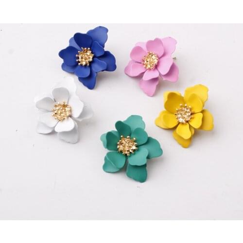 Fashionable ethnic style wild earrings with flower earrings sweet natural temperament accessories for female gifts wholsale