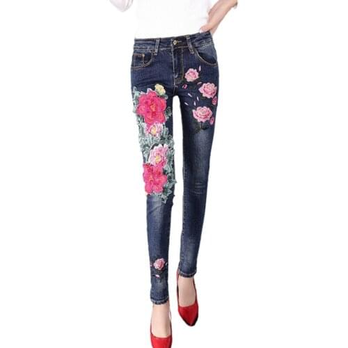 DANCING WINGS Women flowers embroidery denim pencil pants female skinny jeans blue casual trousers capris