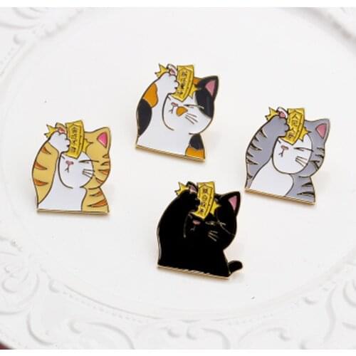 1piece Cartoon Brooches Cat Cute Animal Enamel Women Girls Party Sweater Funny Winter Design Lapel Pins Badges Jewelry