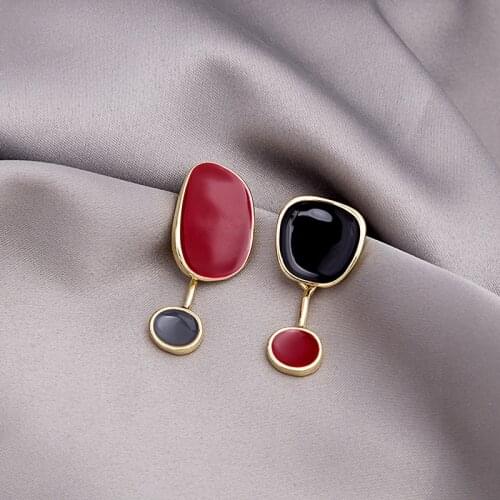 Find Me Geometric Asymmetry Stud Earrings Creative Irregular Alloy Enamel Earrings for Women Fashion Jewelry Accessories