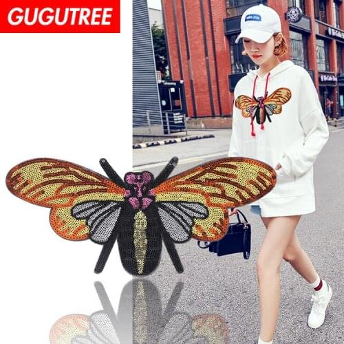 GUGUTREE embroidery Sequins big bee patches dogs badges applique patches for clothing JS-19121001
