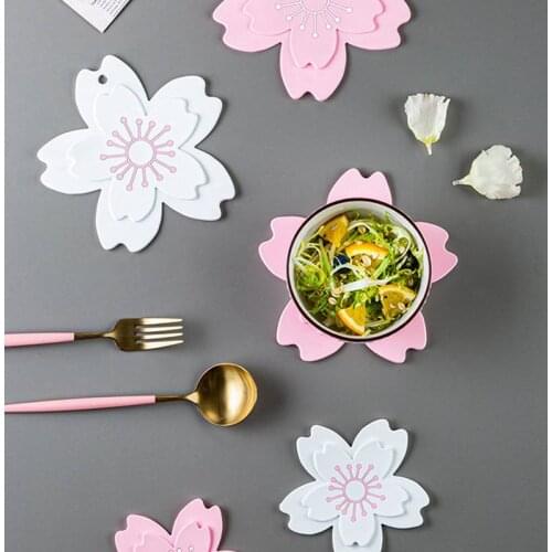 PVC Soft Double-Layer Petal Heat Insulation Placemat Tableware Pad Resistant Heat Insulation Non-Slip Tablemat Coaster Set