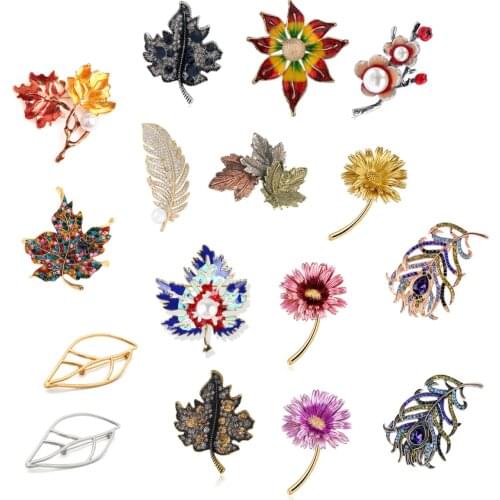 Colorful Maple Leaf Shaped Brooch Pins Clothes For Women Wedding Rhinestone Leaves Pins And Broches Metal Badges Brooch Jewelry