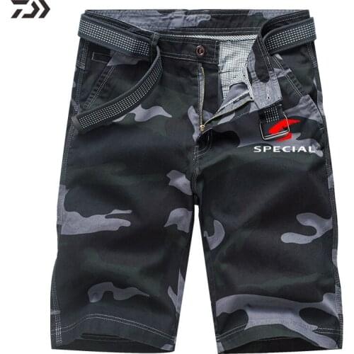 Daiwa Summer Men Camouflage Fishing Shorts Outdoor Sports Fishing Pants Breathable Sports Pants Fishing Men Clothing Trousers