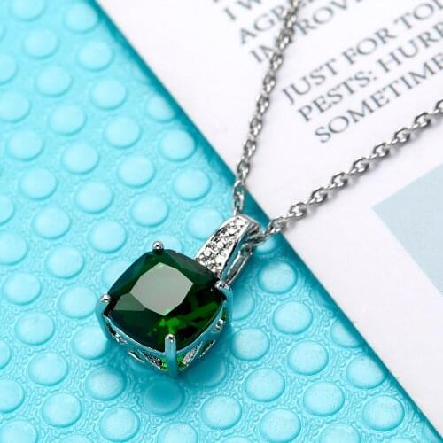Luxury Female Crystal Green Zircon Stone Necklace Cute Wedding Necklace Square Pendants Necklaces For Women