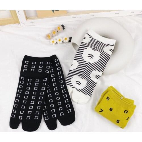Funny Numeral Combed Cotton Two Toe Socks Women Men Japanese Fashion Jacquard Split Toe Sock Korean Style Mid-tube Tabi Socks