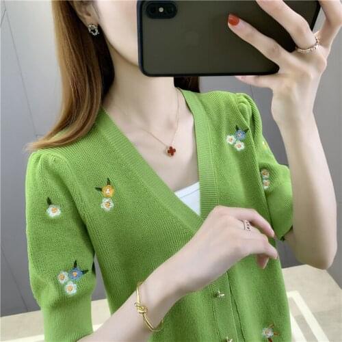 Room 204203, row 12, 1 on the ground] actual shooting, V-neck embroidered short sleeve knitted cardigan [2000] 36