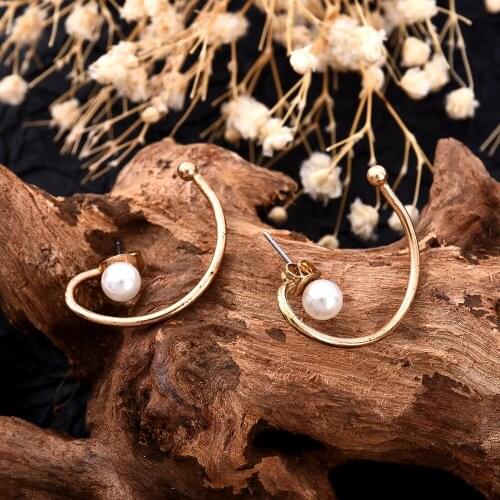 Vintage Bent Metal Pearl Stud Earrings for Women Men Punk Jewelry Roman Numerals Small Earring Jewelry Girl Gift