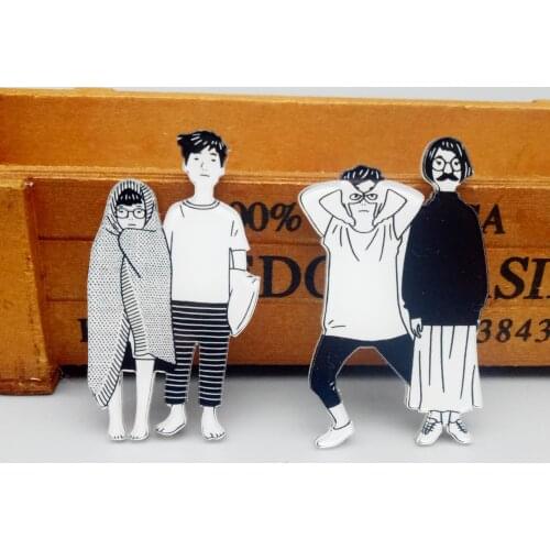 Kawaii 2019 New Couple Funny Black White Brooches for Women Badges Girls Clothes Simple Acrylic Icons Jewelry Lovers Gifts