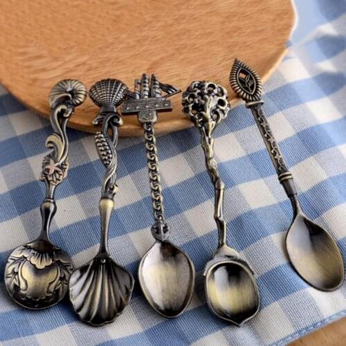 Vintage Design 5Pcs/set Metal Long Handle Tea Ice Cream Dessert Coffee Spoon Kitchen Flatware Gift Aluminium Alloy Spoon