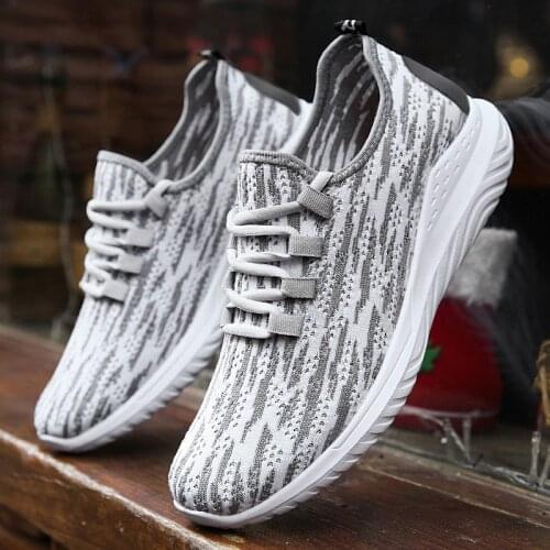 Men shoes 2021 spring solid color causal shoes men sneakers lightweight non slip flat breathable men sneakers