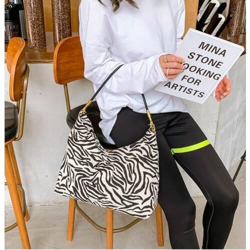 2021 New Zebra Pattern Underarm Bag Shoulder Bag Female 2021 New Handbag Large Capacity Retro Messenger Bag Fashion Tote Bag