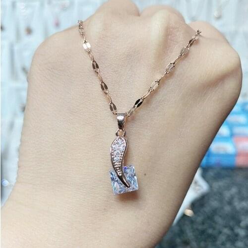 2020 new products, Fashion Jewelry titanium steel necklace, Titanium steel necklace for lips, Ladys collarbone necklace