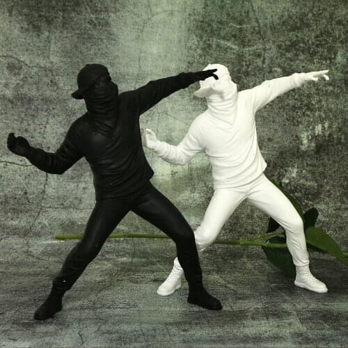 Creativity Throwing Flowers Boy Ornaments Resin Statues Sculptures Flower Thrower Statue Bomber Home Decoration Modern Ornaments