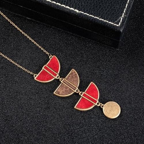 Stylish Metallic Necklace Women Imitation Leather Pendant Necklace Fashion Simple Geometric Pendant Necklace Jewelry Gift