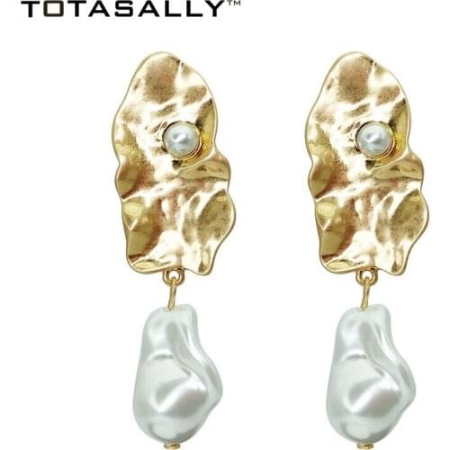 TOTASALLY Baroque style Vintage Irregular Shape Simulated Pearl dangle Earrings Woman Leaf Statement Earrings Jewelry party show