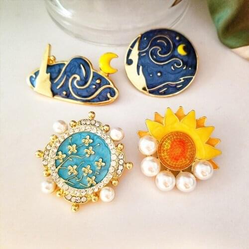 HOSENG Summer Art Oil Painting Stars Moon Mountains Enamel Brooch Vitality Sunflower Elegant Lapel Collar Pin Birthday HS_114