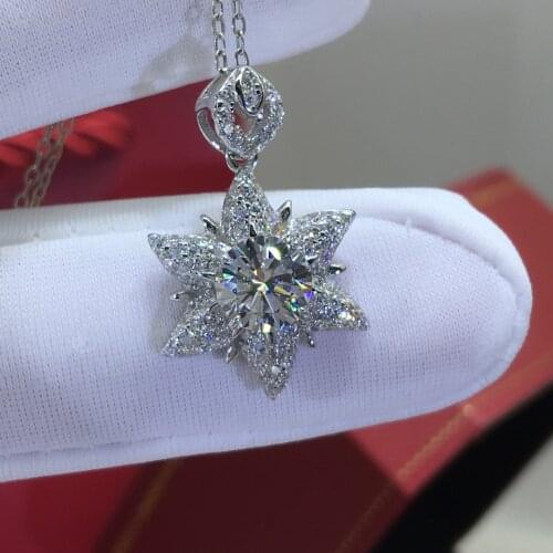 Geoki 925 Sterling Silver Perfect Cut Passed Diamond Test 1 Ct D Color VVS1 Moissanite Snowflake Pendant Necklace Luxury Jewelry