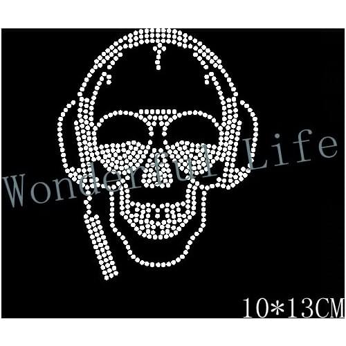Small skull with phone Rhinestones Heat Transfer Design Iron On Motifs Free Custom Design from the factory