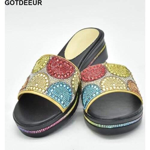 2021 Summer Women Crystal Slippers Glitter Flat Soft Bling Female Candy Color Flip Flops Indoor Ladies Slides Rhienstone Pumps