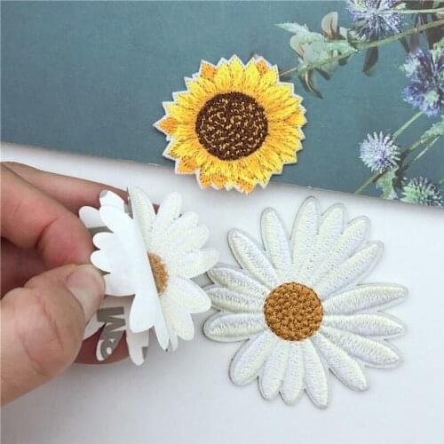 50pcs Sunflower Embroidery Patches Stick on adhesive Applique Repair DIY Badge Patch For Kids Clothes Jacket Bag Garment