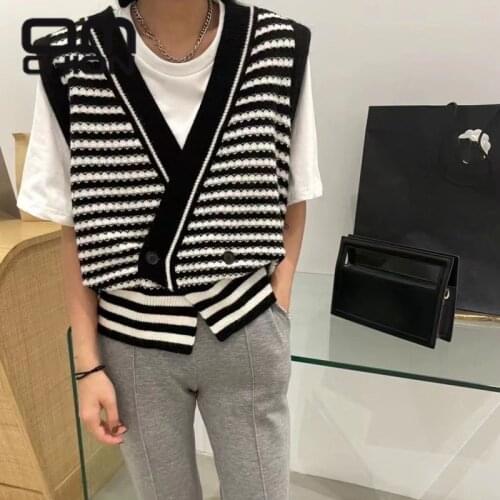 OMCHION Early Autumn Sweater Vest Womens Top Stripe Chic V-neck Design Knitting 2021 Korean Sleeveless Outer Wear Knitwear