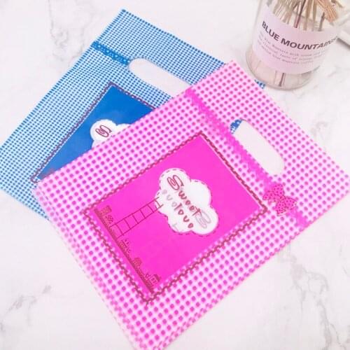 100pcs 15*20cm Blue Pink Sweet love Plastic Shopping Bags With Handle New Wedding Plastic Jewelry Gift Packaging Bags Handle