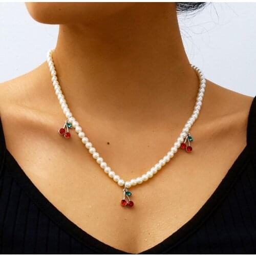 Sweet Fashion White Imitation Pearls Cherry Charm Pendant Choker Necklace Rhinestones Necklace for Women Party Jewelry Gifts