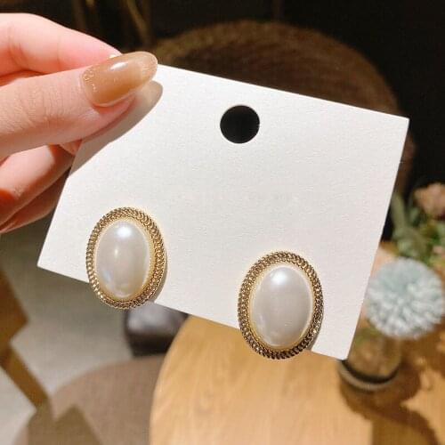2020 Fashion Big Oval Shape Faux Pearl Stud Earrings for Women Korean Style Jewelry Vintage Party Jewelry Pendientes Gifts C352