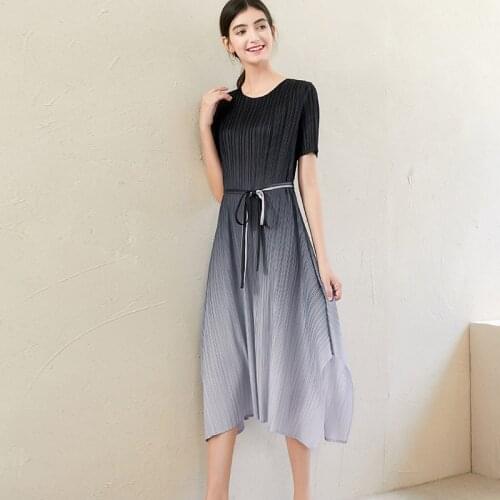 Women Dress Summer Large Size Elastic Miyake Pleated 2020 Round Neck Short Sleeved Gradient Color Lace-up Waist Irregular Dress