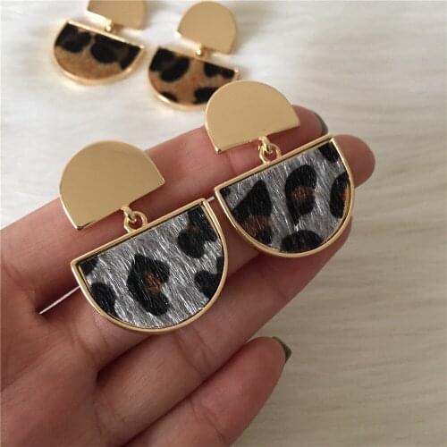 Trendy 2019 New Trend Gold Color Plating Leopard Snake Print Half Circle Linked Stud Earrings For Women Girl Feminist Jewelry