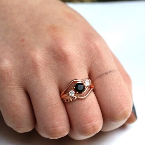 Witch Ring Unique Black Stone Prong Setting Twist Band Design Rose Gold Color Women Engagement Finger Rings Wholesale