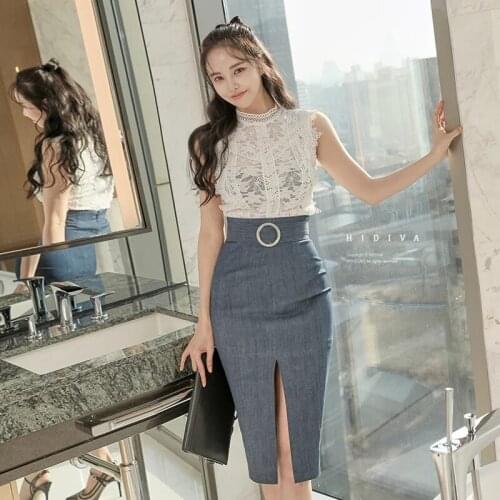 2021 Spring New Stand Collar 2 Piece Set Women Lace stitching Hollow Sleeveless Shirt + Ruched Split Skirt Womens Suit