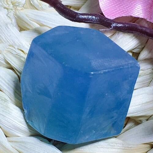 Aquamarine free from