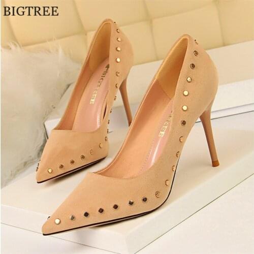 New Sexy Rivet Leather High Heels Pumps Stiletto 9cm Pointed Toe Womens Shoes Shallow Flock Woman Wedding Party Shoes Red Khaki